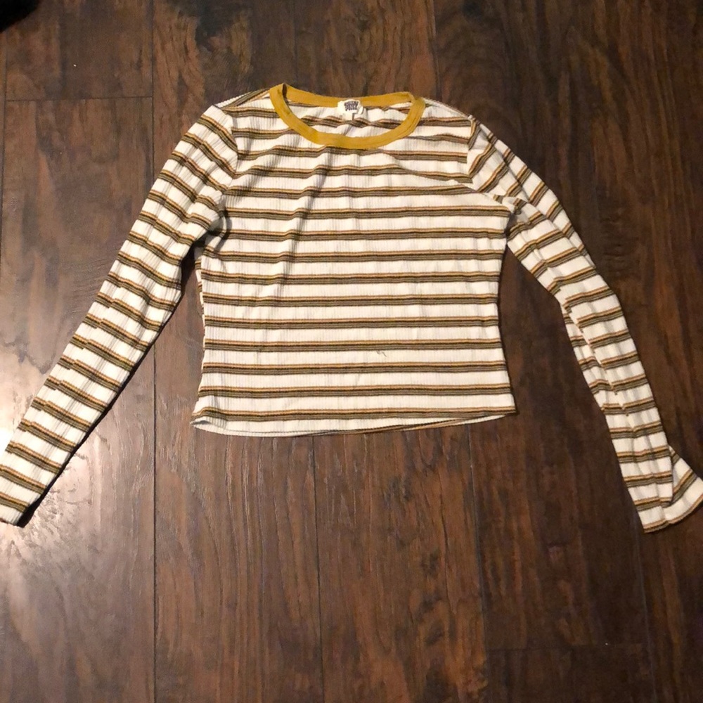 Long sleeve striped crop top